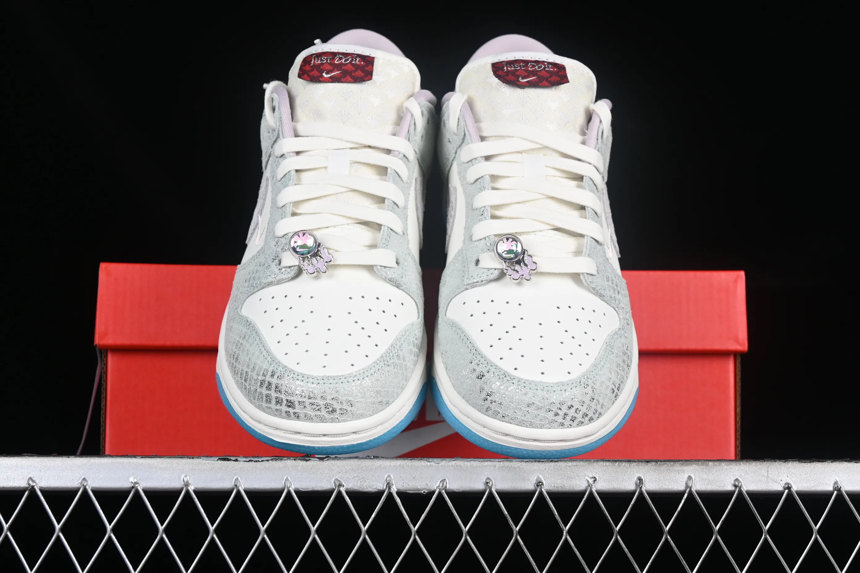 All categories Nk SB Dunk series Nk SB Dunk Low low-top sneakers Nk Dunk Low 2024 Year of the Dragon customized SB low-top casual sneakers FZ5065-111